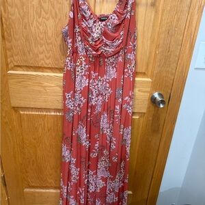 Torrid salmon color Floral Maxi Dress with flattering pleated V neckline